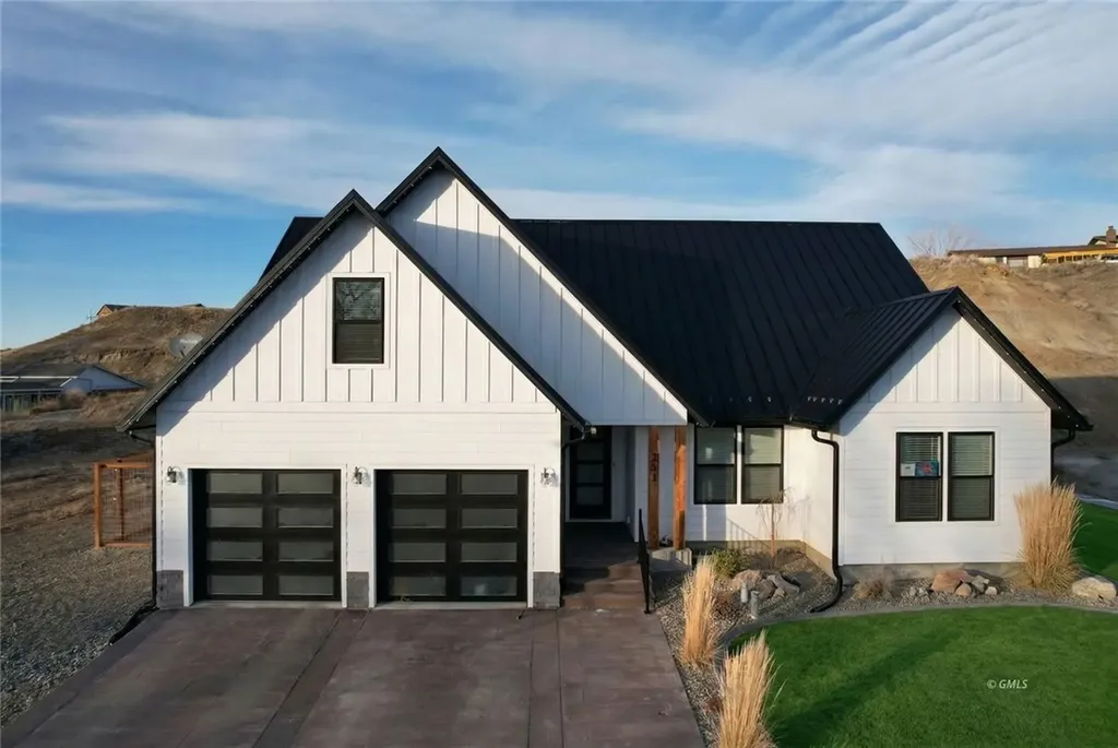211 Georgetown Drive Glendive MT 59330