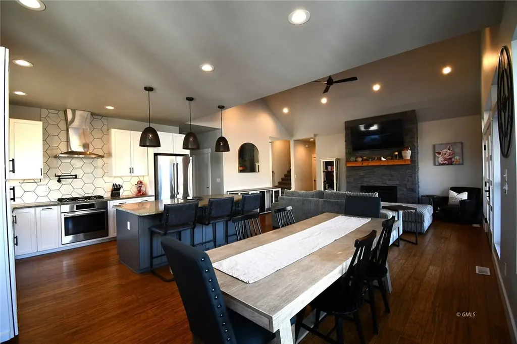 211 Georgetown Drive Glendive MT 59330