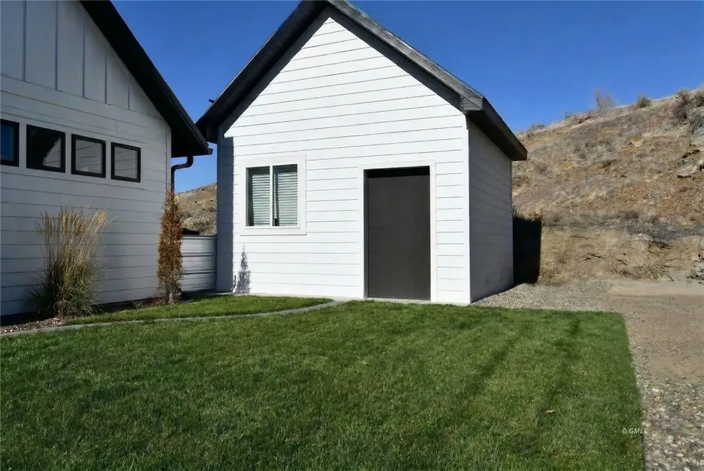 211 Georgetown Drive Glendive MT 59330
