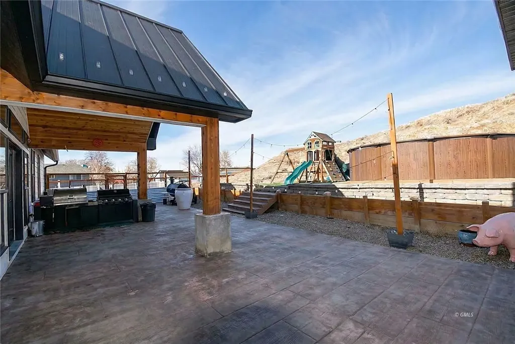 211 Georgetown Drive Glendive MT 59330