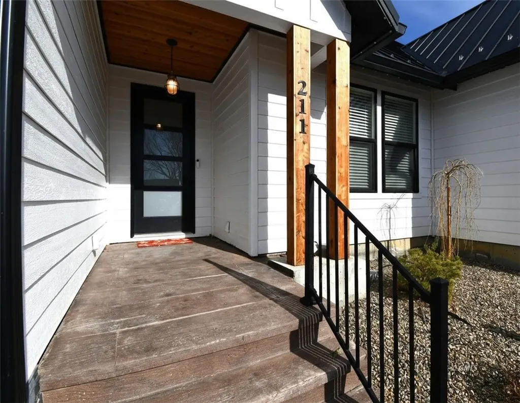 211 Georgetown Drive Glendive MT 59330