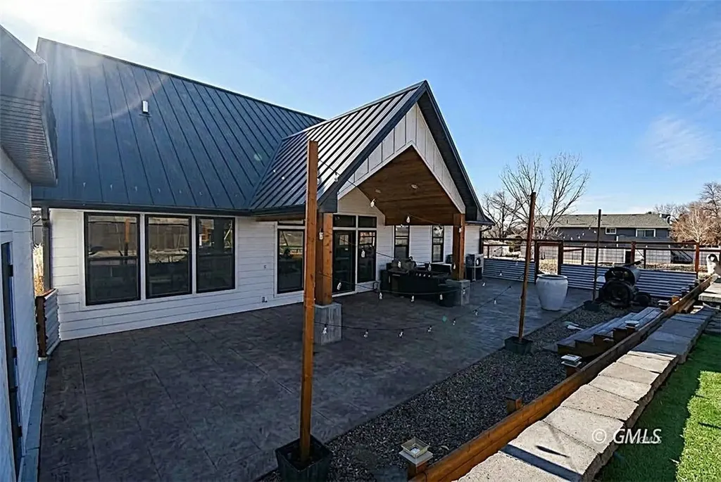 211 Georgetown Drive Glendive MT 59330
