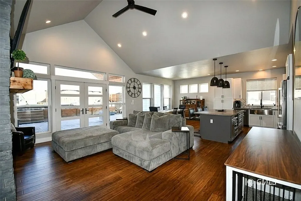 211 Georgetown Drive Glendive MT 59330