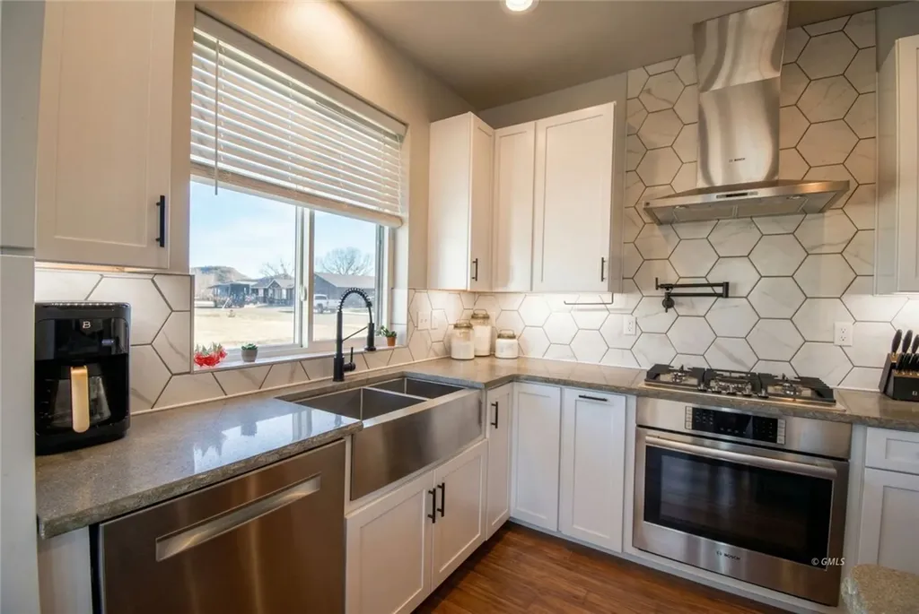 211 Georgetown Drive Glendive MT 59330