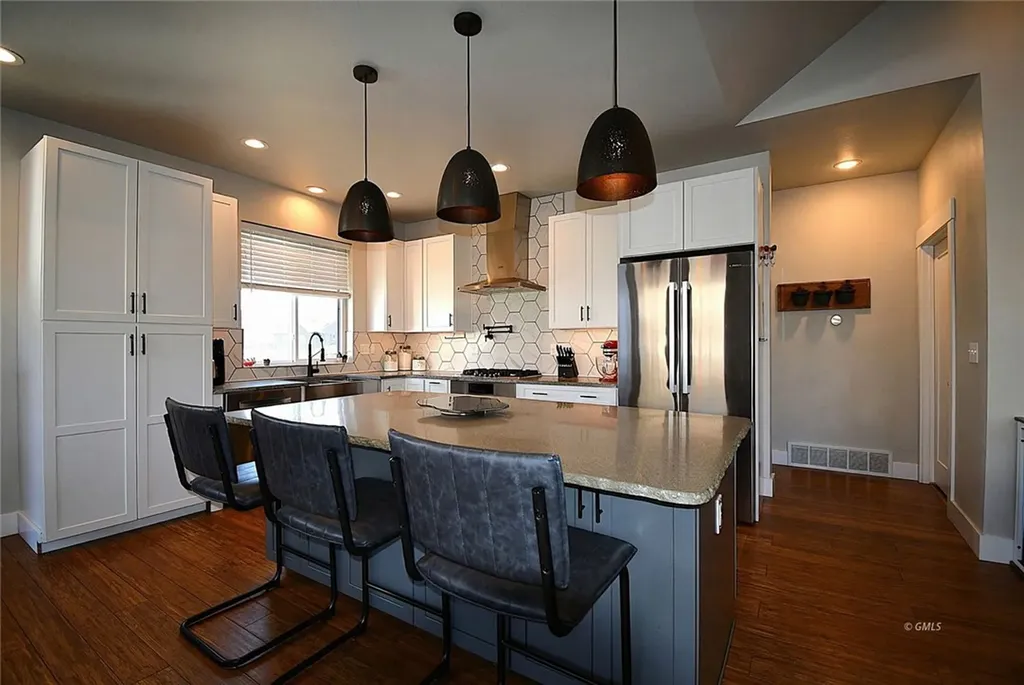 211 Georgetown Drive Glendive MT 59330