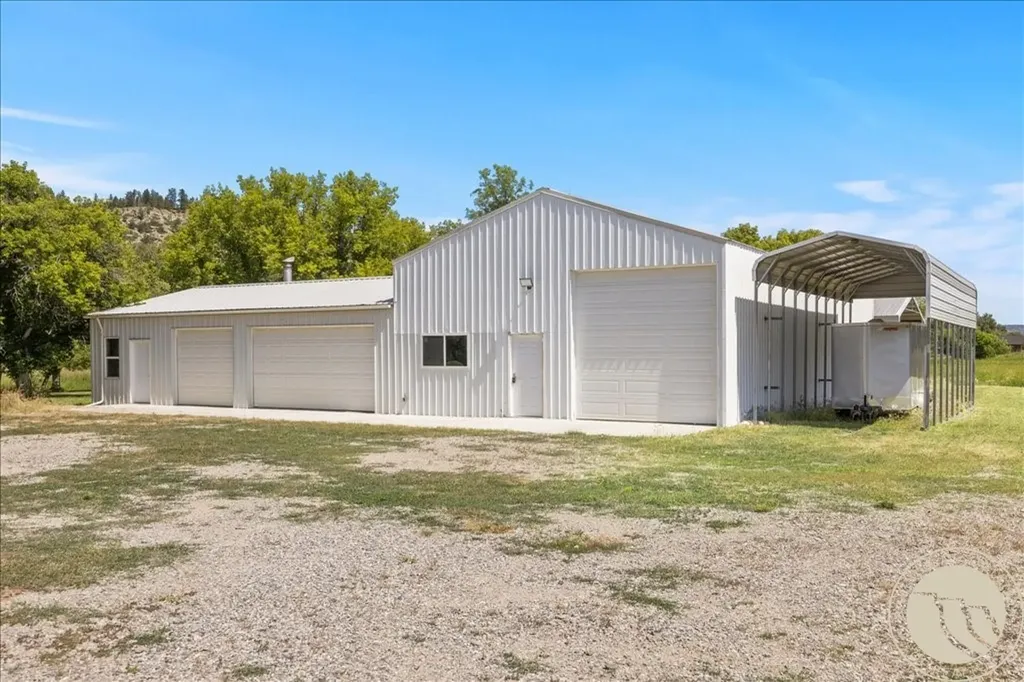96 Wagon Trail Road Columbus MT 59019
