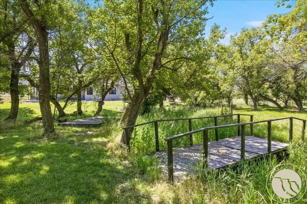 96 Wagon Trail Road Columbus MT 59019