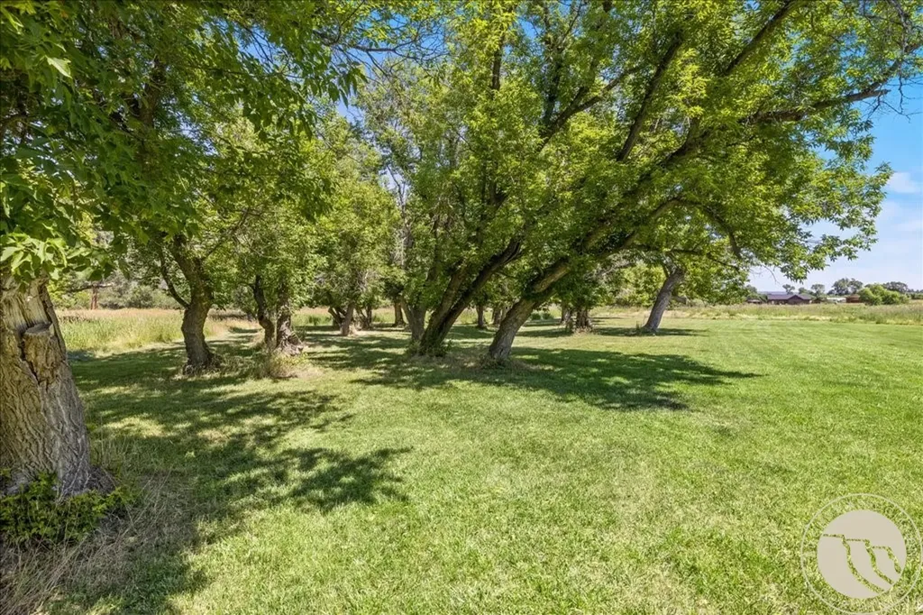 96 Wagon Trail Road Columbus MT 59019
