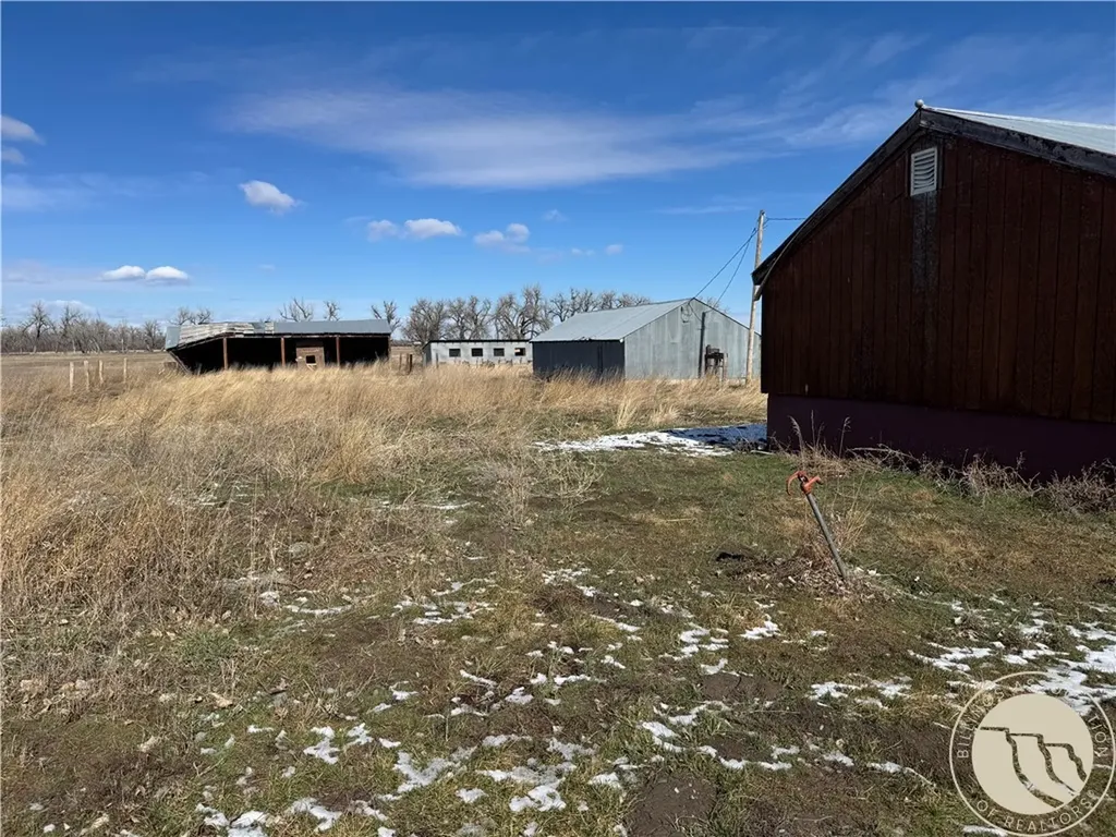 10674 & 10676 Highway 313 S Highway 313 Hardin MT 59034