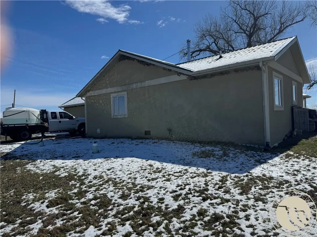 10674 & 10676 Highway 313 S Highway 313 Hardin MT 59034