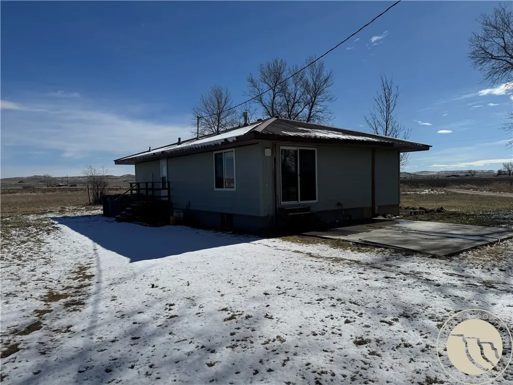 10674 & 10676 Highway 313 S Highway 313 Hardin MT 59034