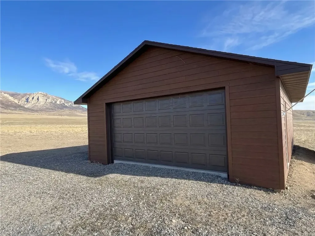 14 Horny Toad Trail S Belfry MT 59008