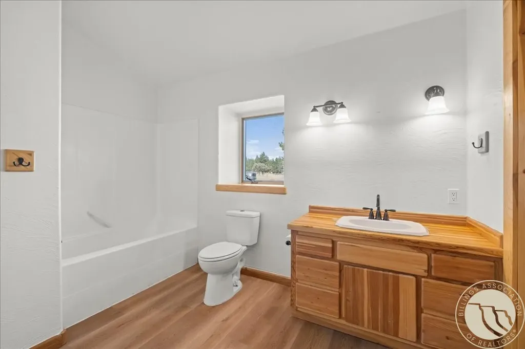147 Stillwater Loop Columbus MT 59019