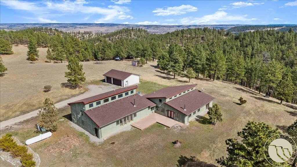 147 Stillwater Loop Columbus MT 59019