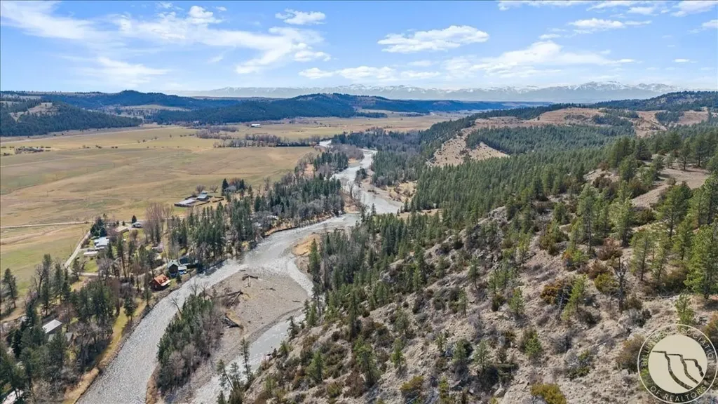 147 Stillwater Loop Columbus MT 59019