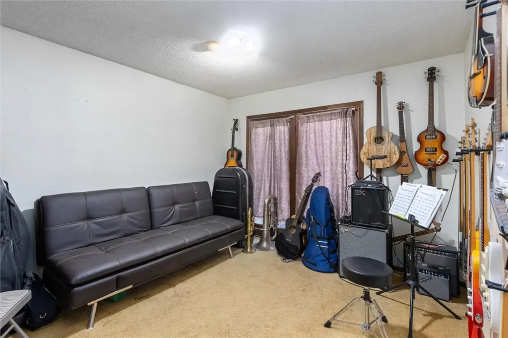 613 N Crook Avenue Hardin MT 59034
