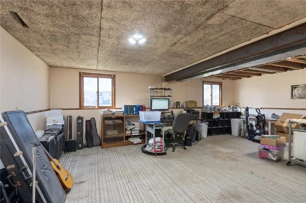 613 N Crook Avenue Hardin MT 59034