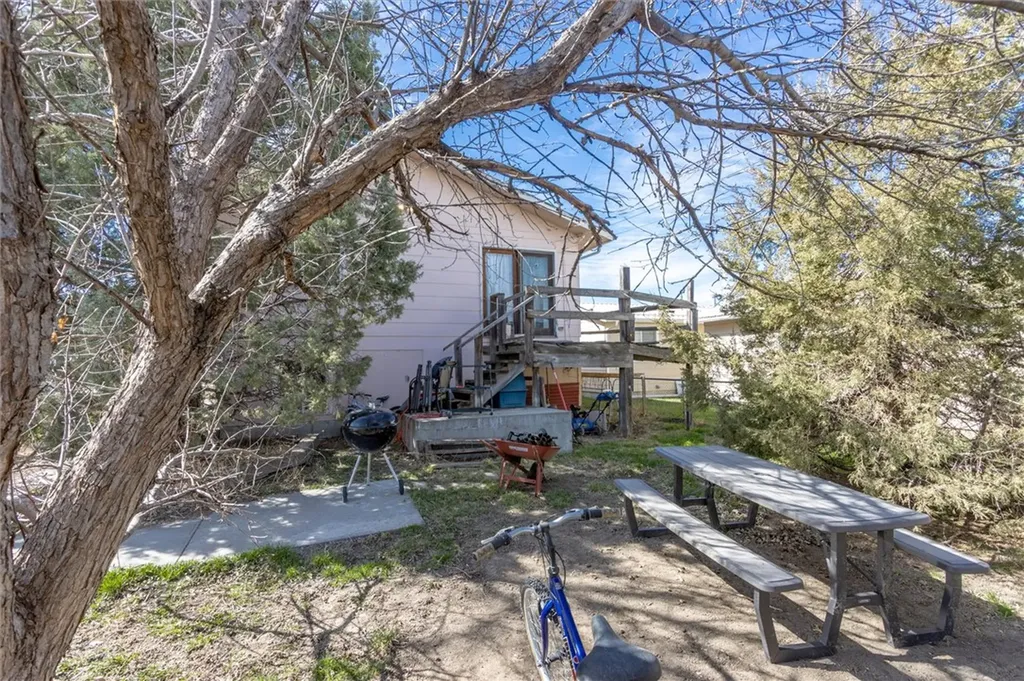 613 N Crook Avenue Hardin MT 59034