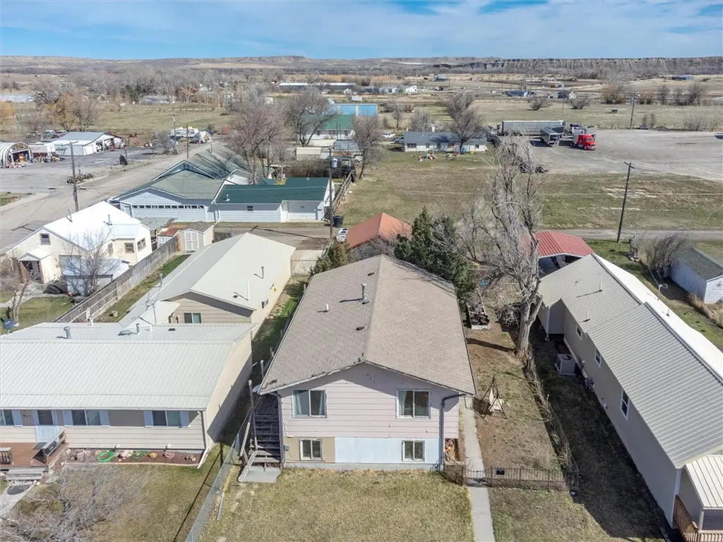 613 N Crook Avenue Hardin MT 59034