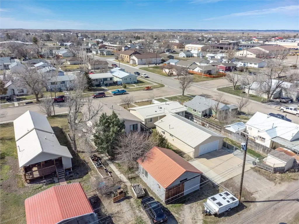 613 N Crook Avenue Hardin MT 59034