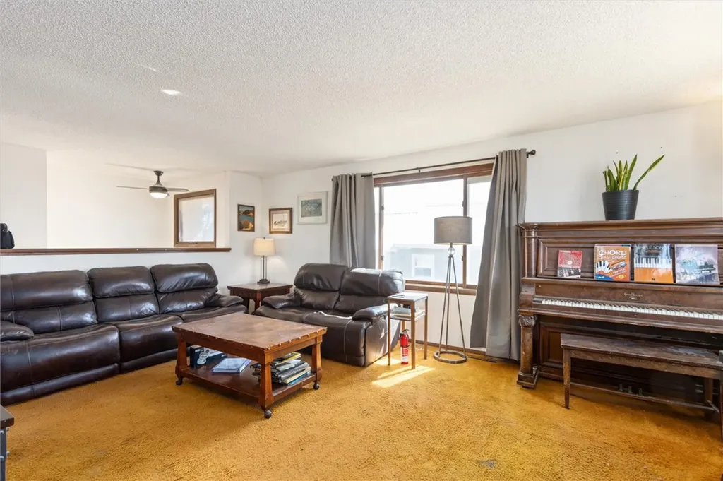 613 N Crook Avenue Hardin MT 59034