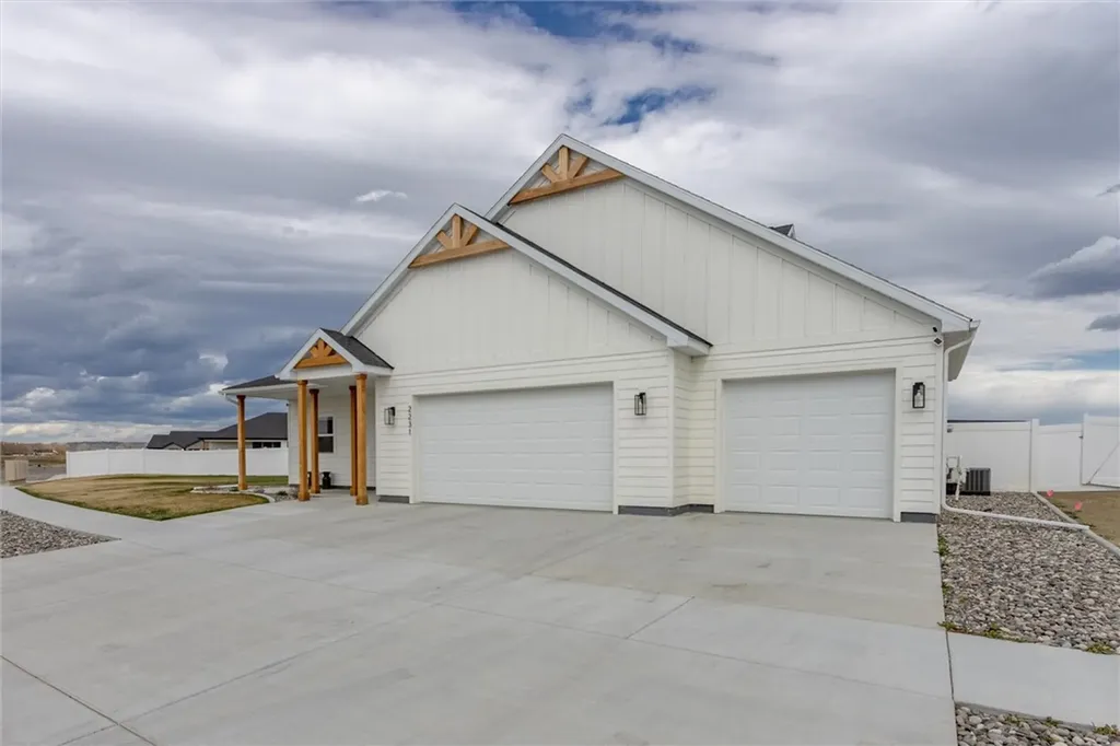2231 River Agate Lane Billings MT 59106