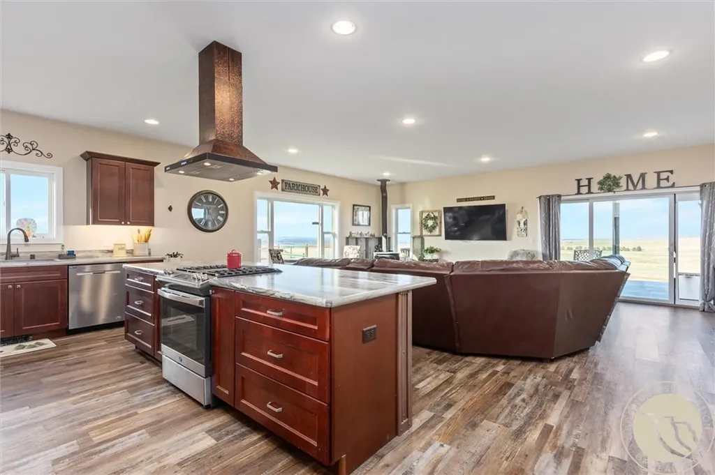 5400 Blue Horizon Drive Huntley MT 59037