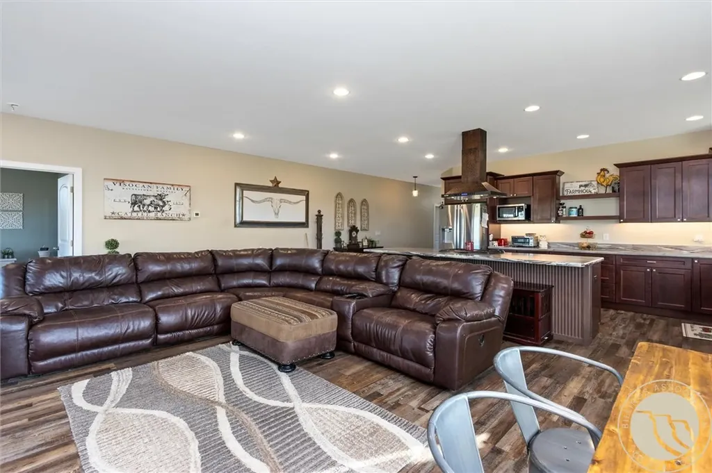 5400 Blue Horizon Drive Huntley MT 59037