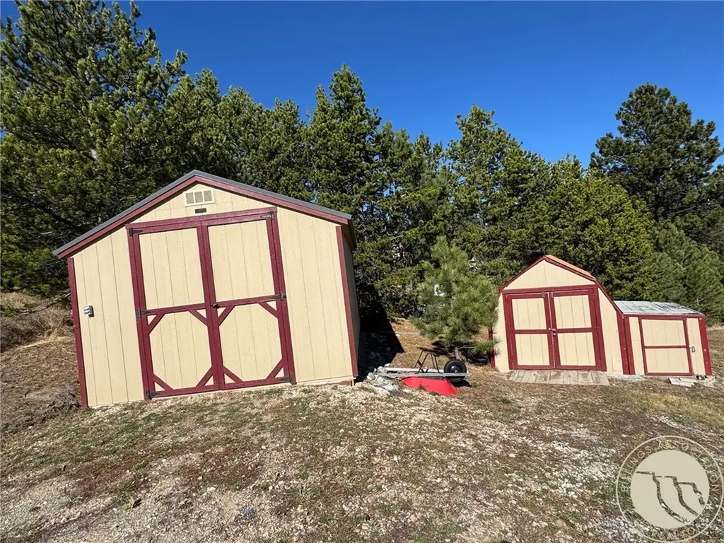 14 Delger Road Fishtail MT 59028