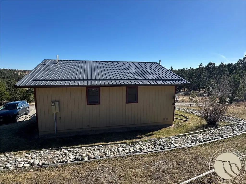 14 Delger Road Fishtail MT 59028