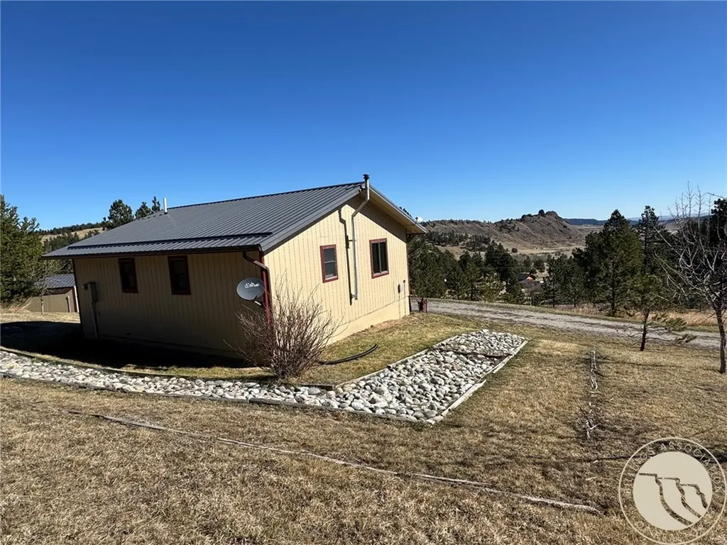 14 Delger Road Fishtail MT 59028