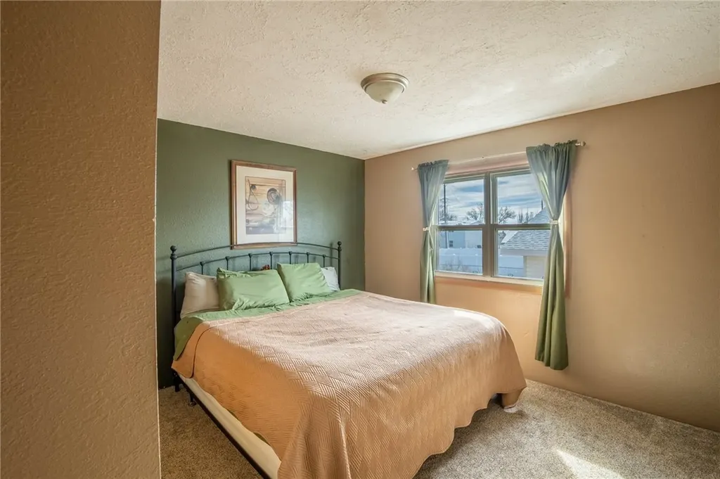 1109 N Crawford Avenue Hardin MT 59034