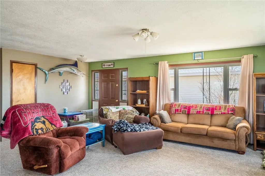 1109 N Crawford Avenue Hardin MT 59034