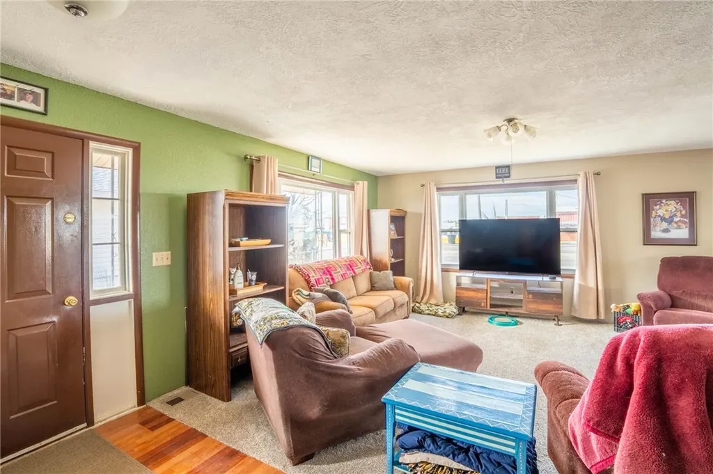 1109 N Crawford Avenue Hardin MT 59034