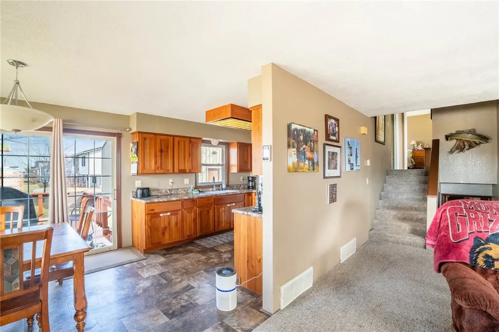 1109 N Crawford Avenue Hardin MT 59034