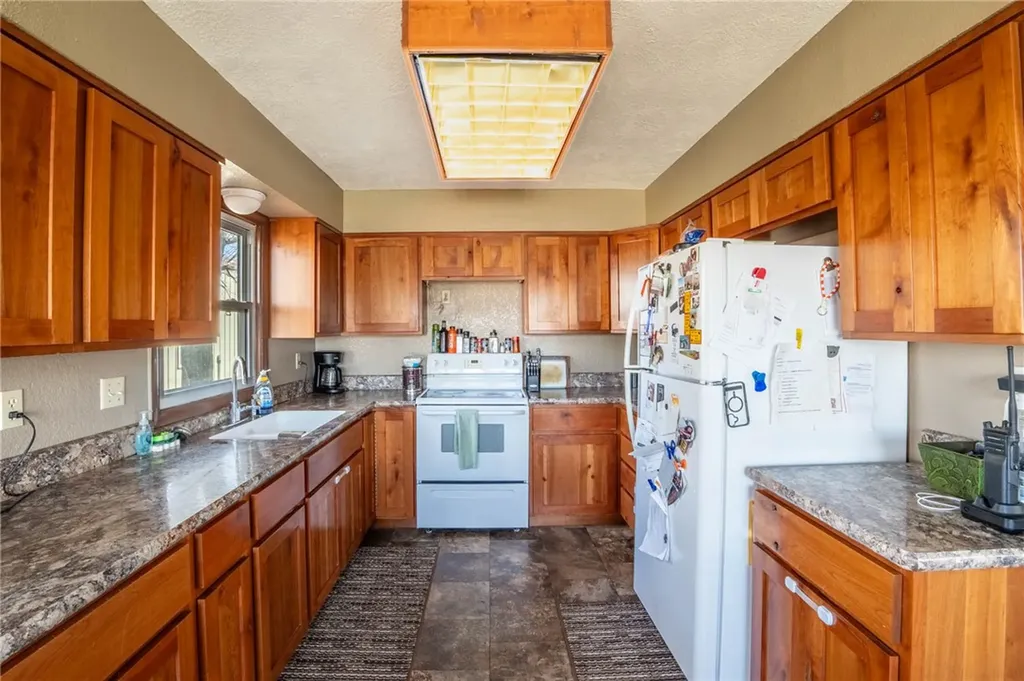 1109 N Crawford Avenue Hardin MT 59034