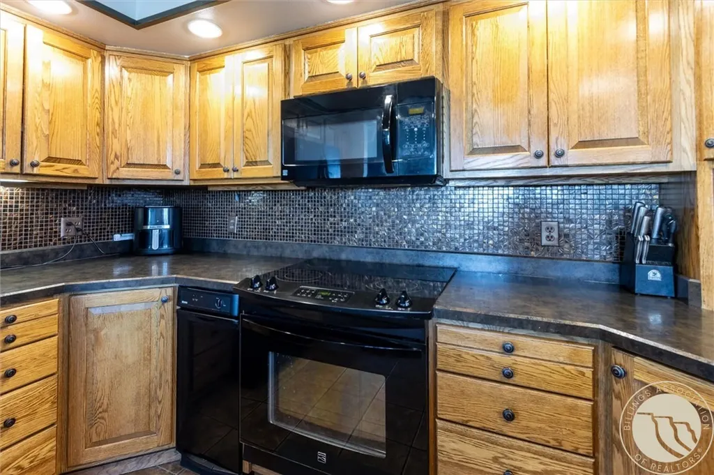 1246 Chipper Lane Huntley MT 59037