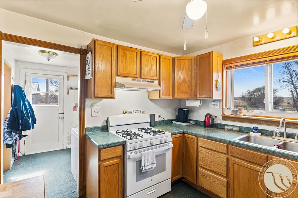 402 Second Avenue W Ryegate MT 59074