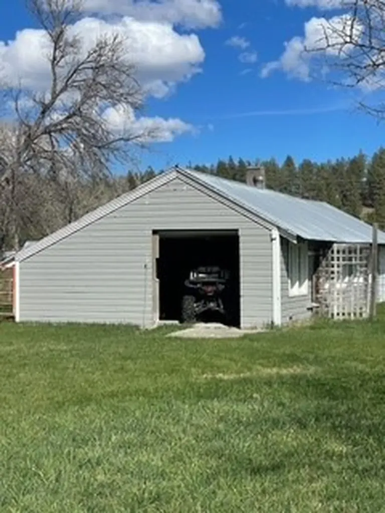 32 Montana Street Roundup MT 59072
