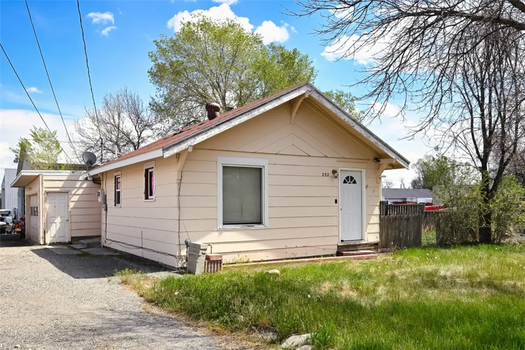 232 N 8th Street Columbus MT 59019