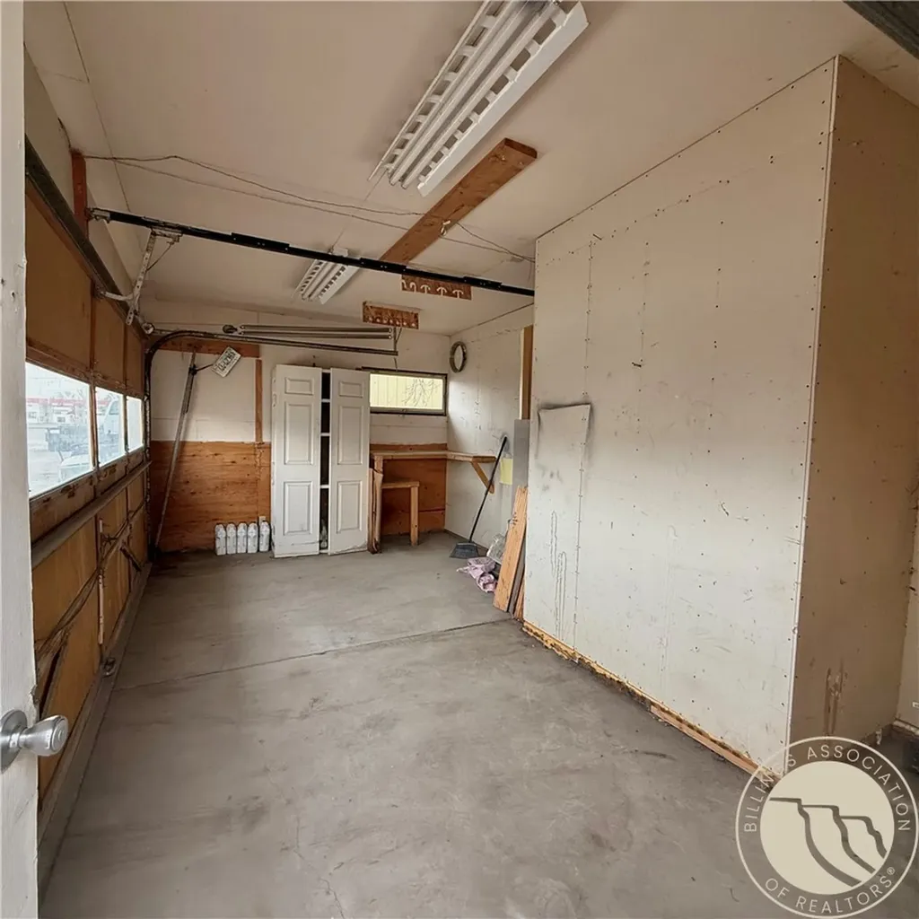232 N 8th (allen) Street Columbus MT 59019