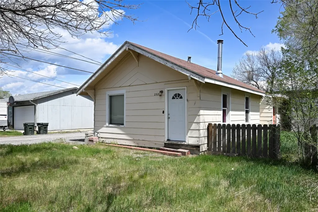 232 N 8th Street Columbus MT 59019