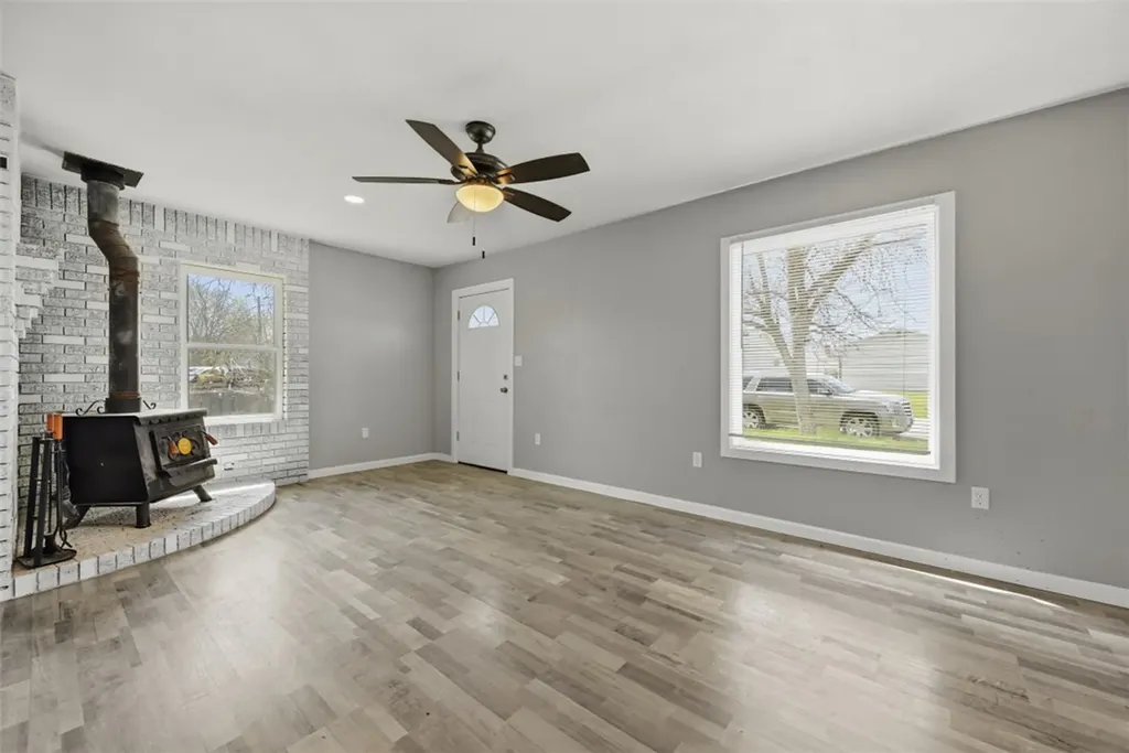 232 N 8th (allen) Street Columbus MT 59019