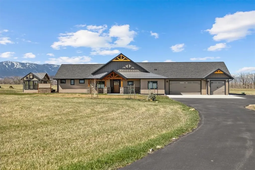 52 Horseshoe Trail Roberts MT 59070
