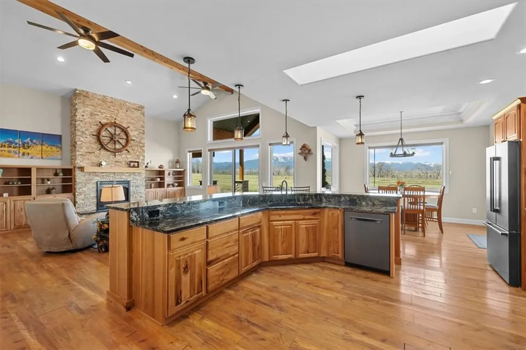 52 Horseshoe Trail Roberts MT 59070