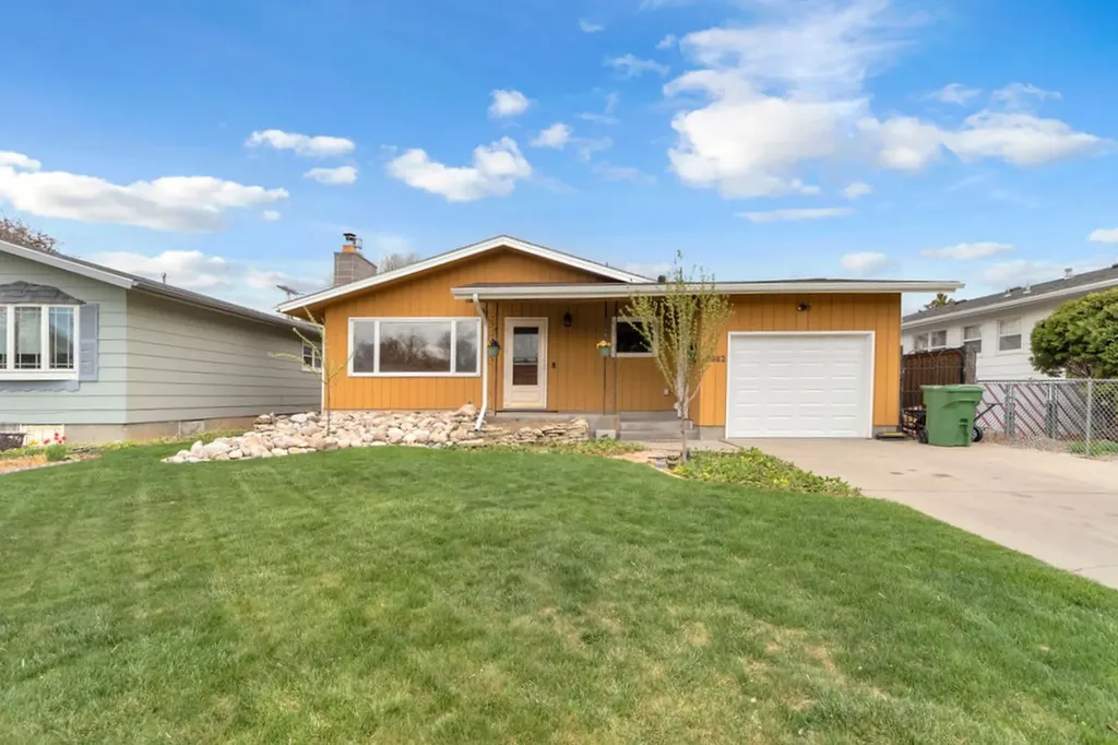 2042 Avenue C Billings MT 59102