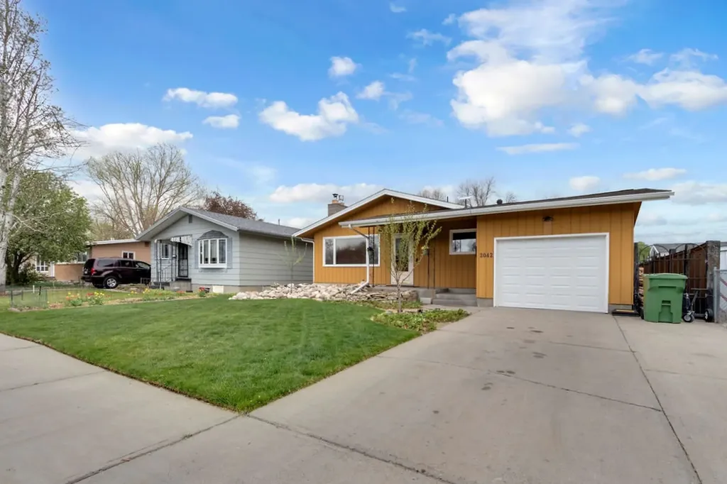 2042 Avenue C Billings MT 59102