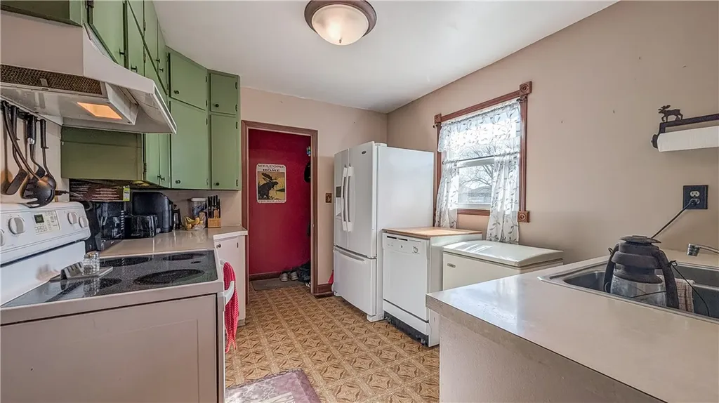 120 4th Avenue W Culbertson MT 59218