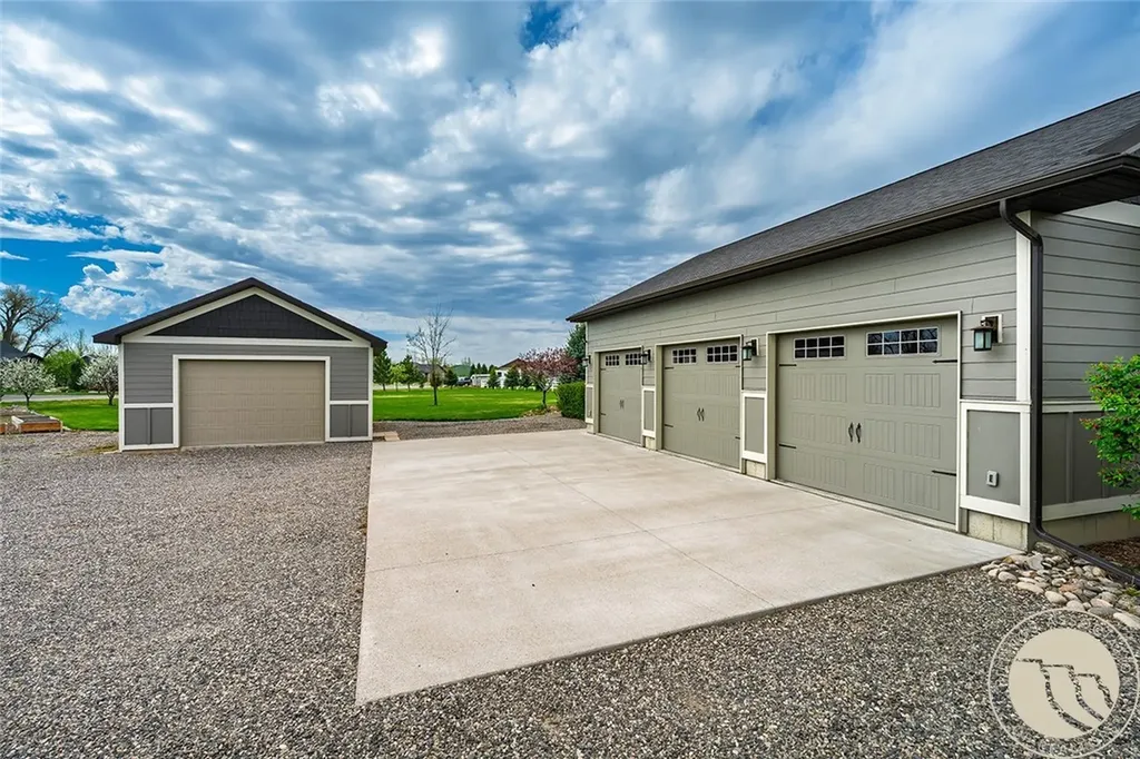 2614 Shadow Wood Trail Laurel MT 59044