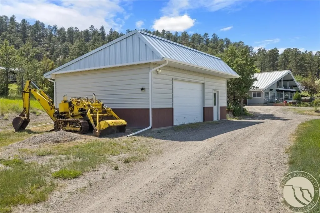 369 Border Trail Shepherd MT 59072